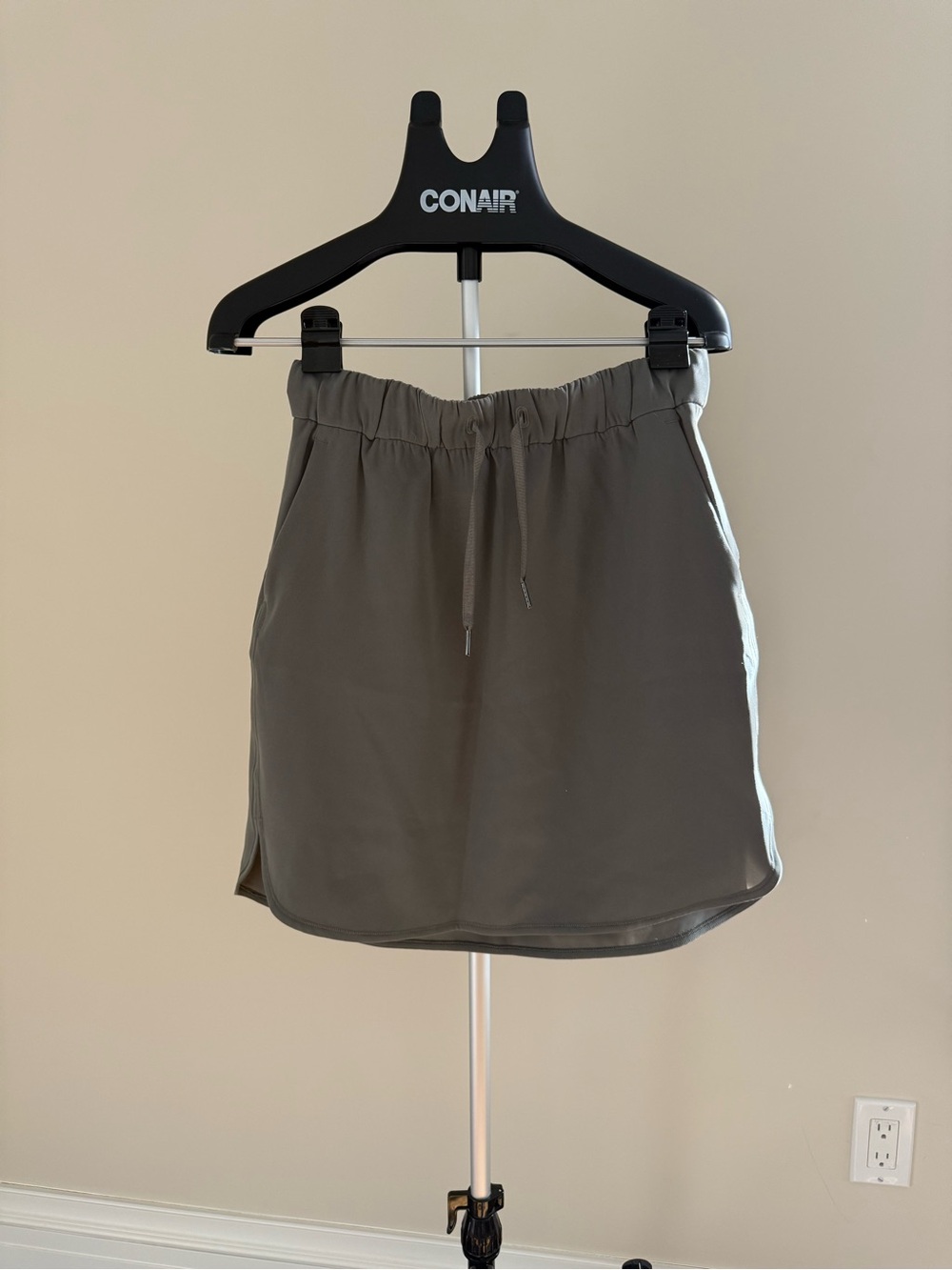 New Lululemon Olive Drawstring Casual Skirt